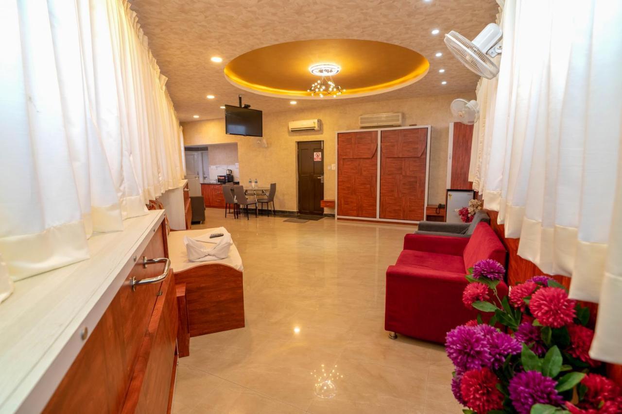 Seasons Suites Bangalore Bagian luar foto