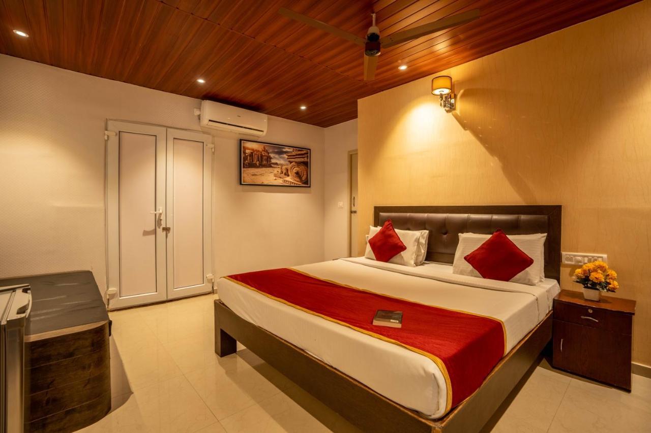 Seasons Suites Bangalore Bagian luar foto