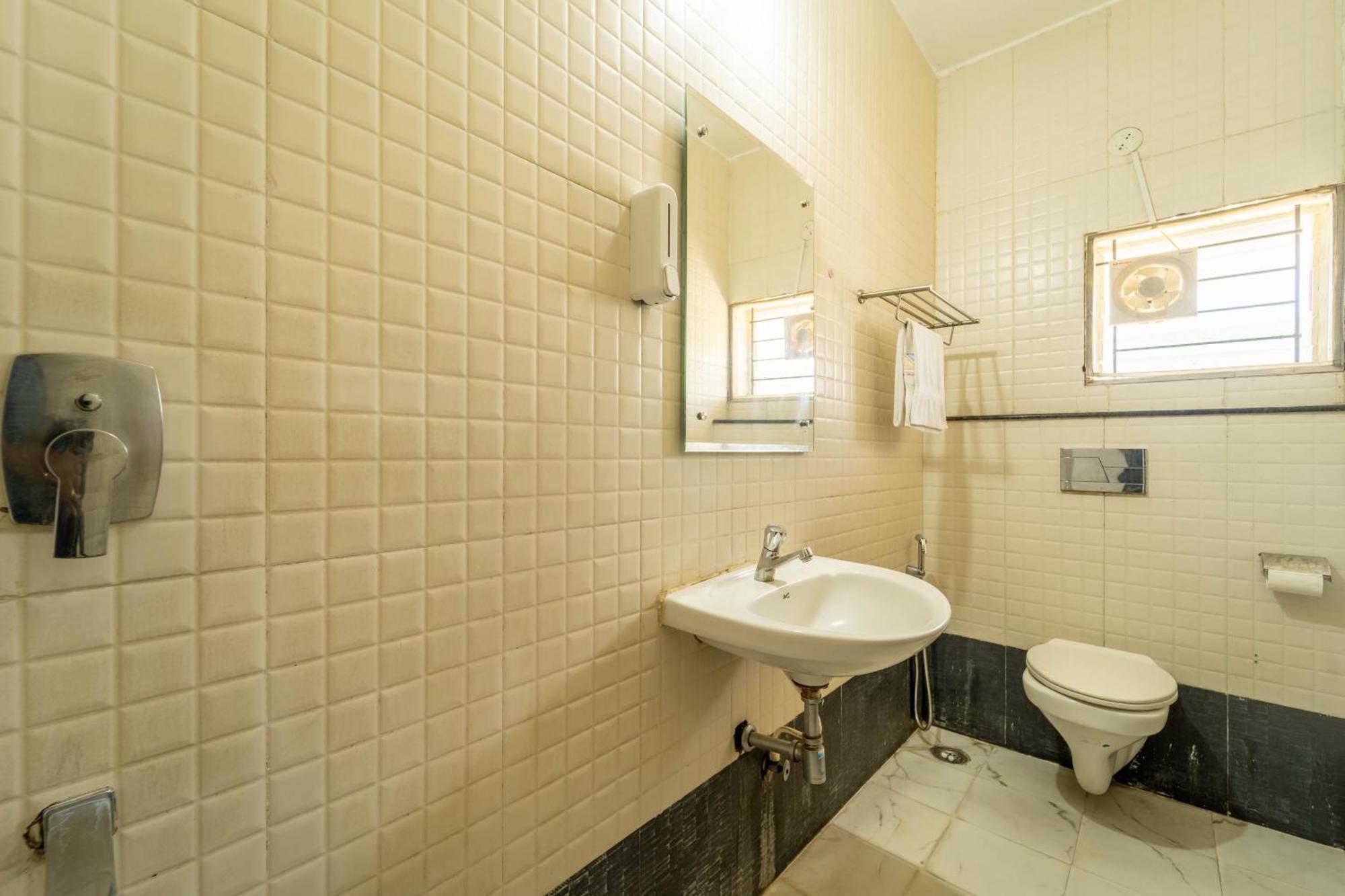 Seasons Suites Bangalore Bagian luar foto