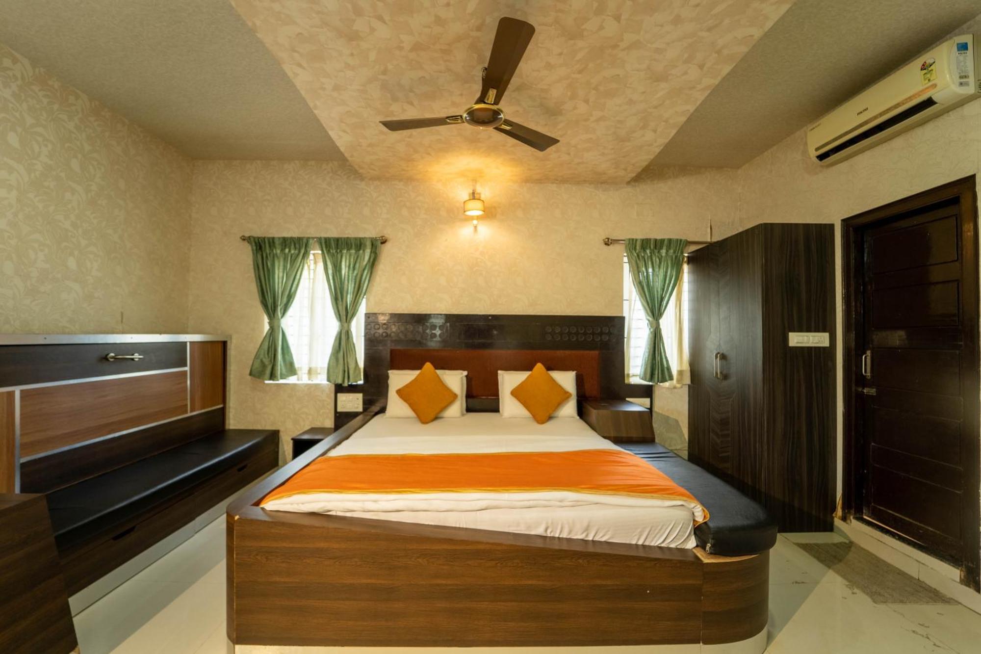Seasons Suites Bangalore Bagian luar foto
